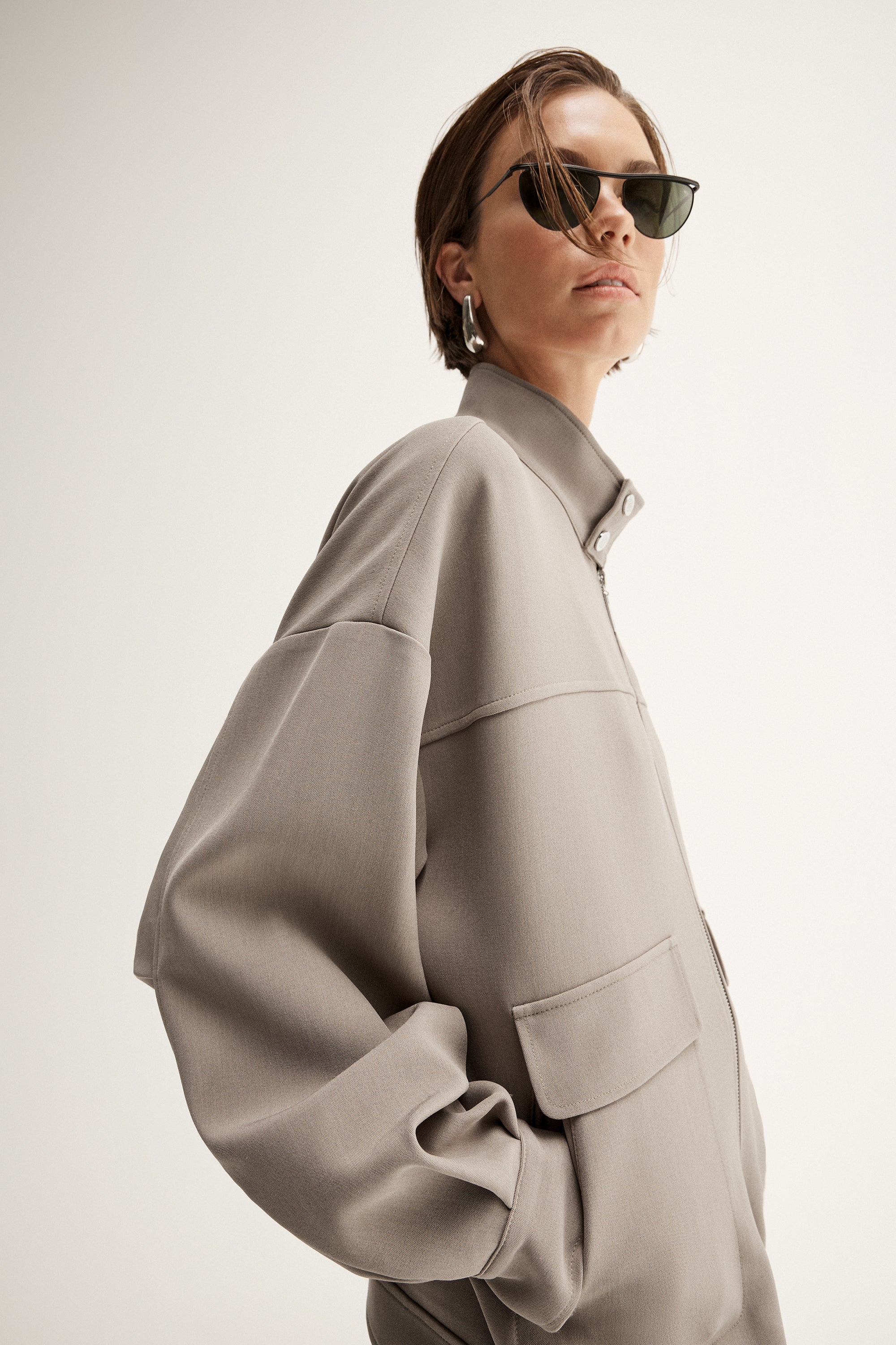 Noah Jacket Taupe - Image 3